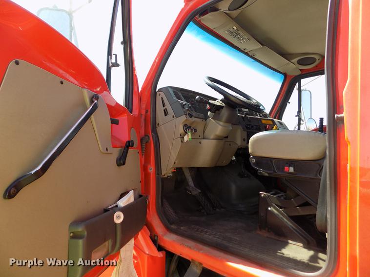 image for item DD5899 2001 Sterling LT9511 dump truck