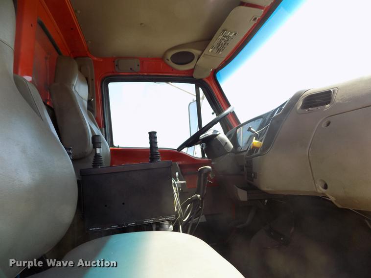 image for item DD5899 2001 Sterling LT9511 dump truck