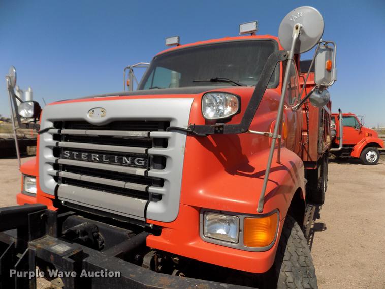 image for item DD5899 2001 Sterling LT9511 dump truck