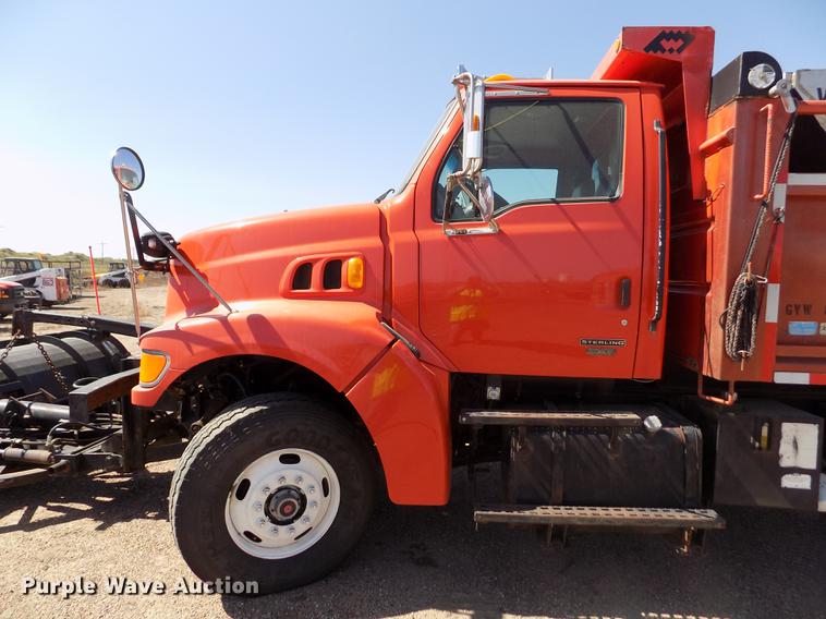 image for item DD5899 2001 Sterling LT9511 dump truck