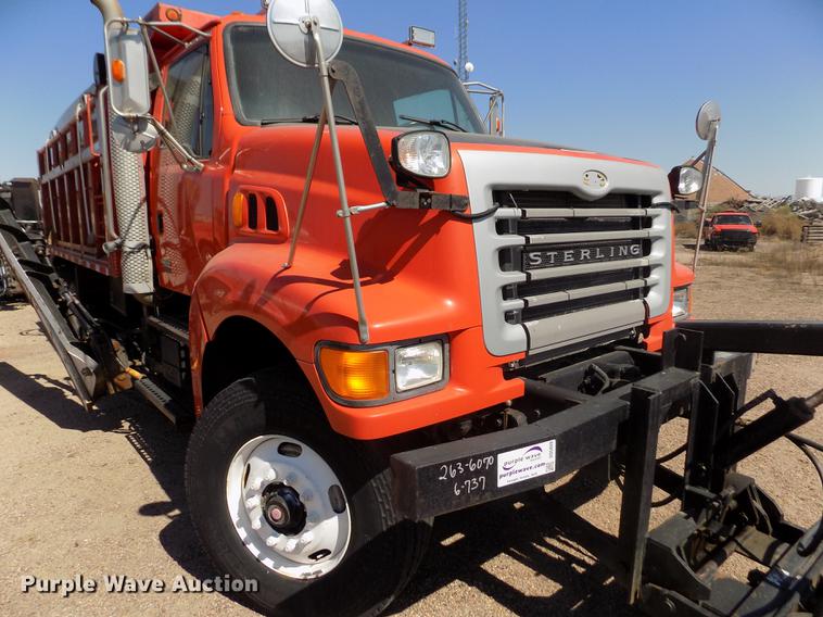 image for item DD5899 2001 Sterling LT9511 dump truck