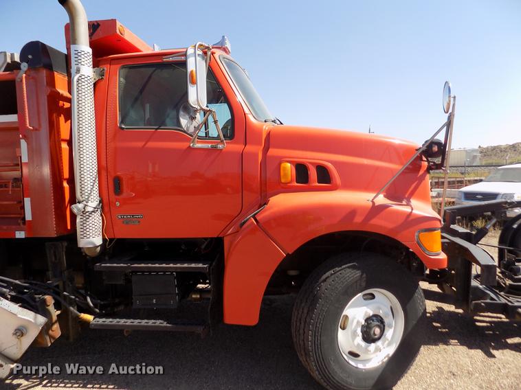 image for item DD5899 2001 Sterling LT9511 dump truck