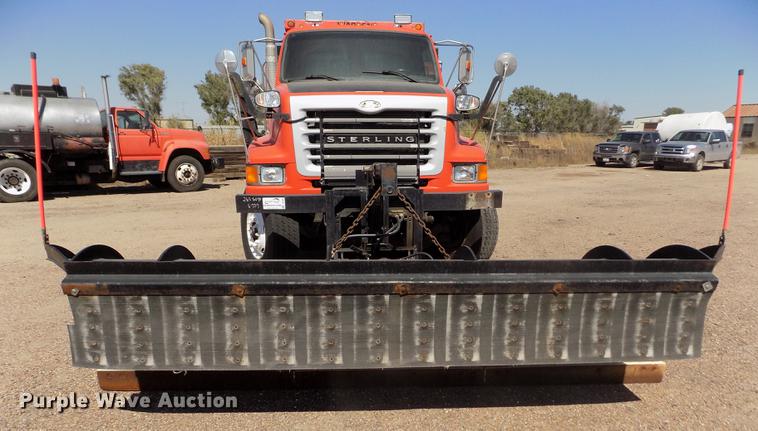 image for item DD5899 2001 Sterling LT9511 dump truck