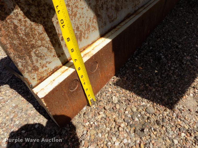 image for item DD5899 2001 Sterling LT9511 dump truck