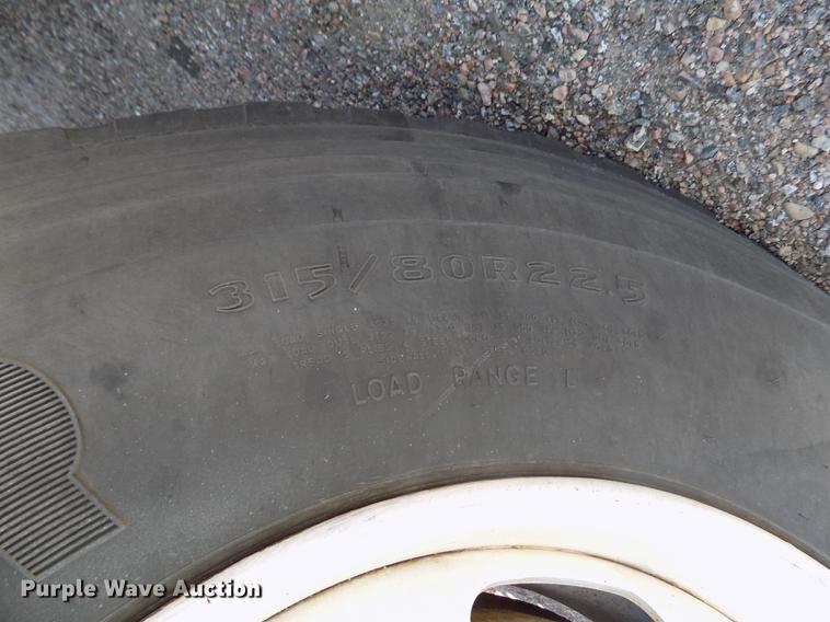 image for item DD5899 2001 Sterling LT9511 dump truck