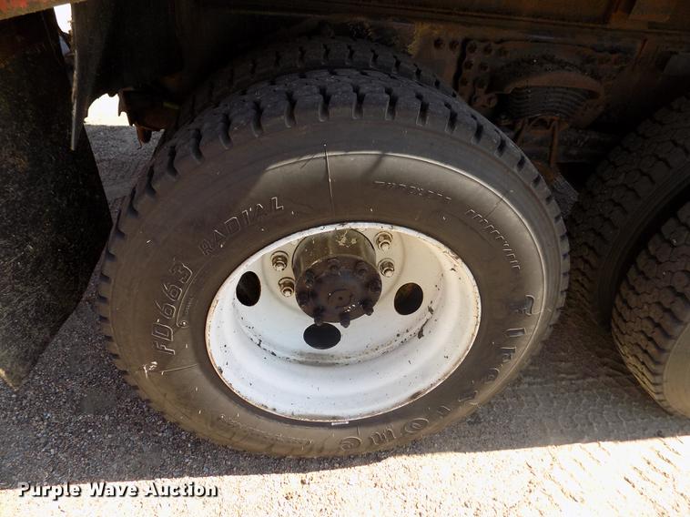 image for item DD5899 2001 Sterling LT9511 dump truck