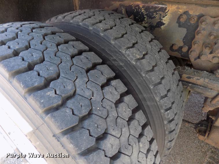 image for item DD5899 2001 Sterling LT9511 dump truck