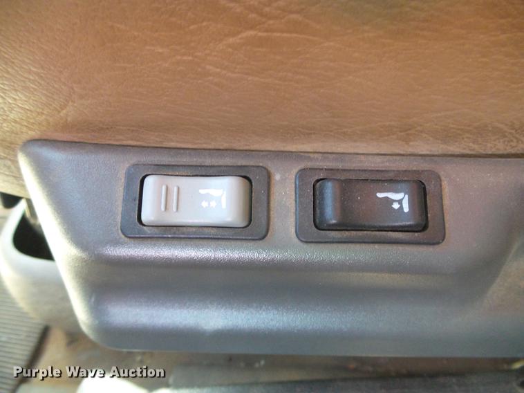 image for item DD5900 2003 Sterling LT7500 dump truck