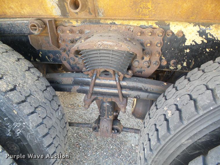 image for item DD5900 2003 Sterling LT7500 dump truck