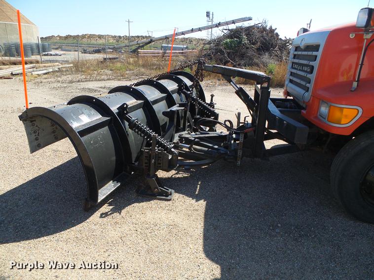 image for item DD5900 2003 Sterling LT7500 dump truck