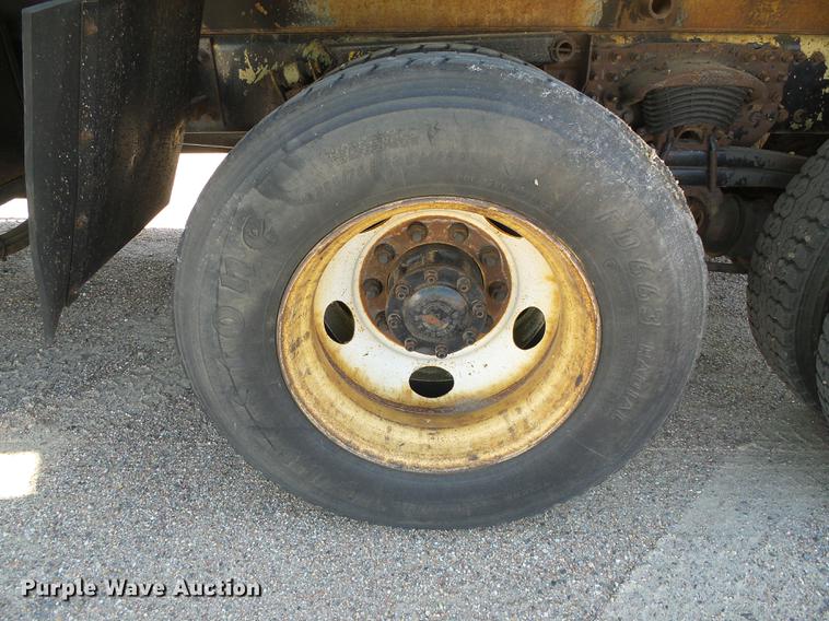 image for item DD5900 2003 Sterling LT7500 dump truck