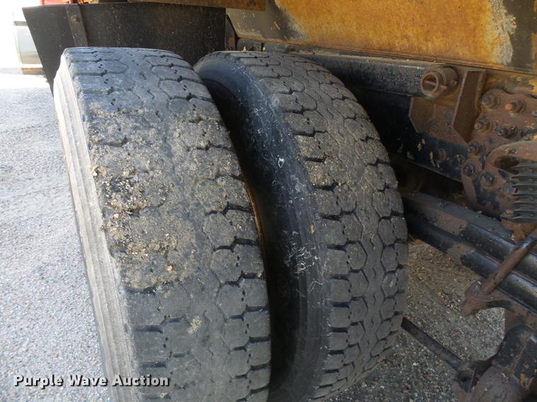 image for item DD5900 2003 Sterling LT7500 dump truck