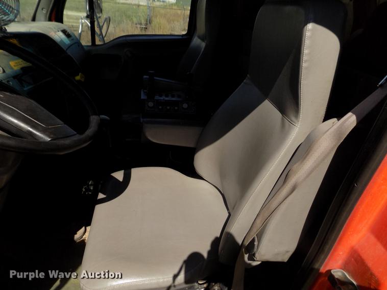 image for item DD5901 1999 Sterling L9511 dump truck