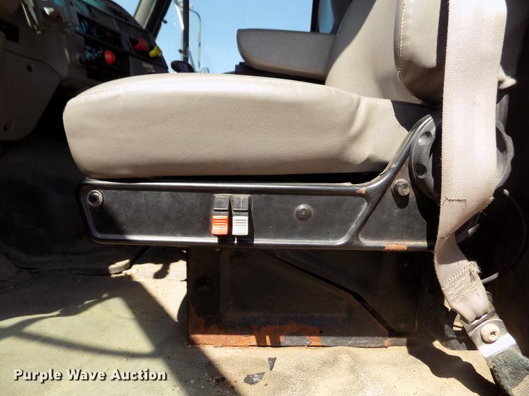 image for item DD5901 1999 Sterling L9511 dump truck