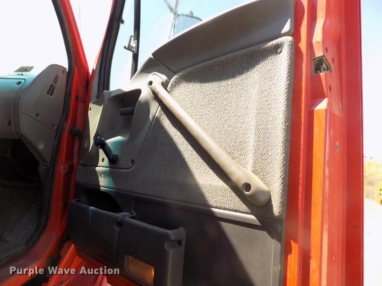 image for item DD5901 1999 Sterling L9511 dump truck