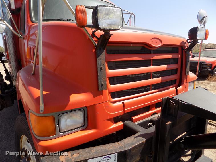image for item DD5901 1999 Sterling L9511 dump truck