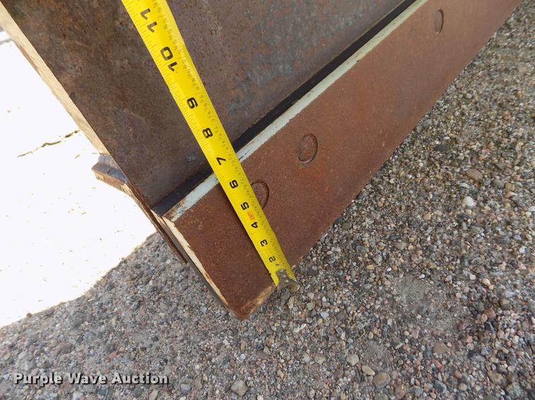 image for item DD5901 1999 Sterling L9511 dump truck