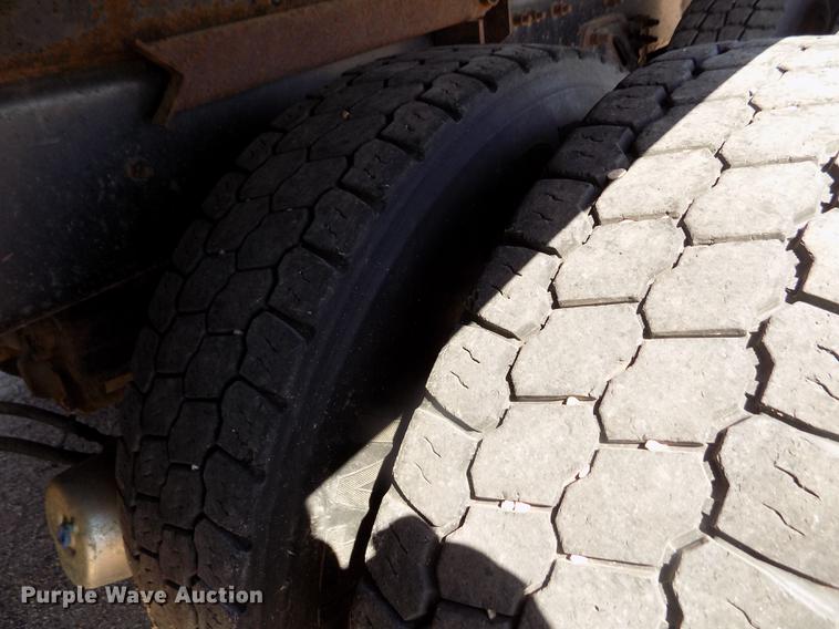 image for item DD5901 1999 Sterling L9511 dump truck