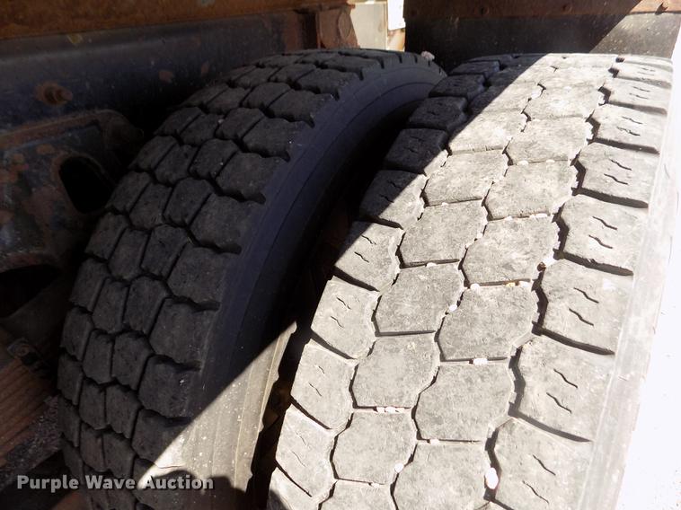 image for item DD5901 1999 Sterling L9511 dump truck