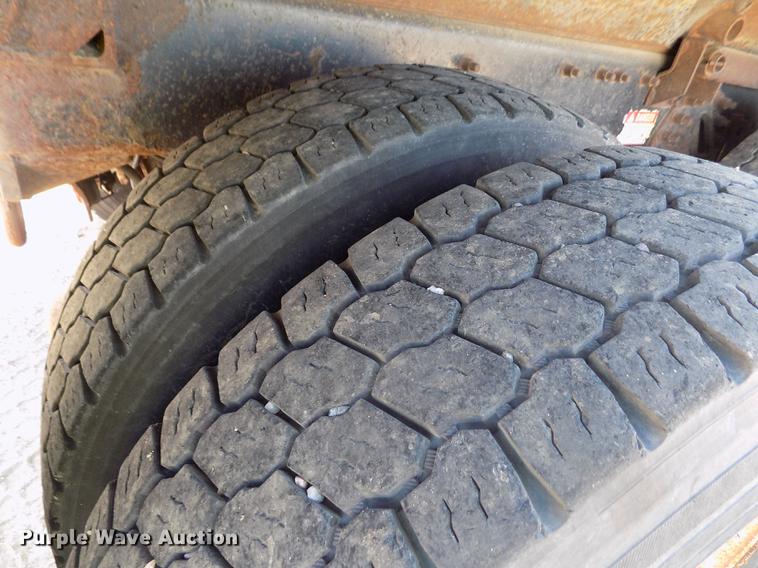 image for item DD5901 1999 Sterling L9511 dump truck