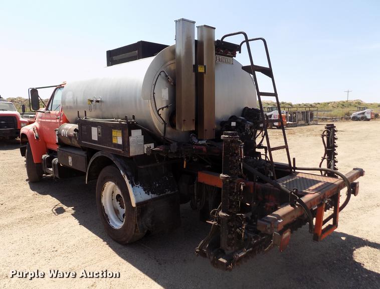 image for item DD5902 1998 Ford F700 oil distribution truck