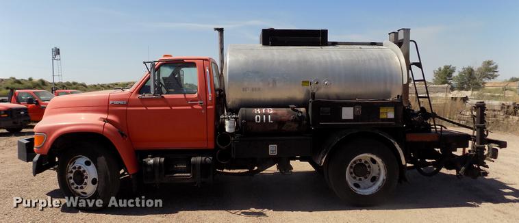 image for item DD5902 1998 Ford F700 oil distribution truck