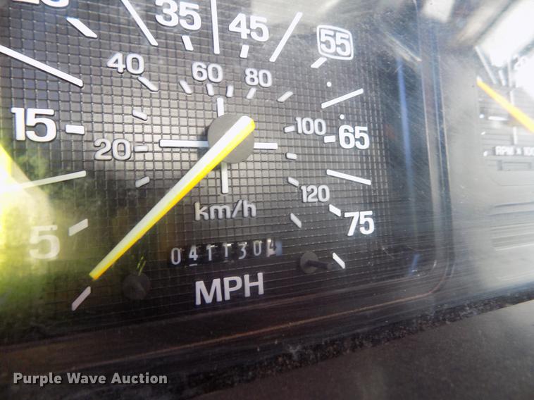 image for item DD5902 1998 Ford F700 oil distribution truck