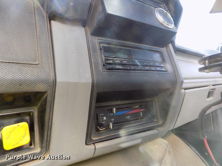 image for item DD5902 1998 Ford F700 oil distribution truck