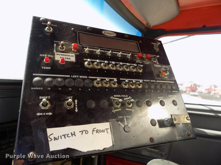 image for item DD5902 1998 Ford F700 oil distribution truck