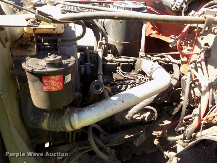 image for item DD5902 1998 Ford F700 oil distribution truck