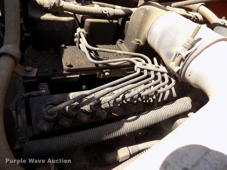 image for item DD5902 1998 Ford F700 oil distribution truck