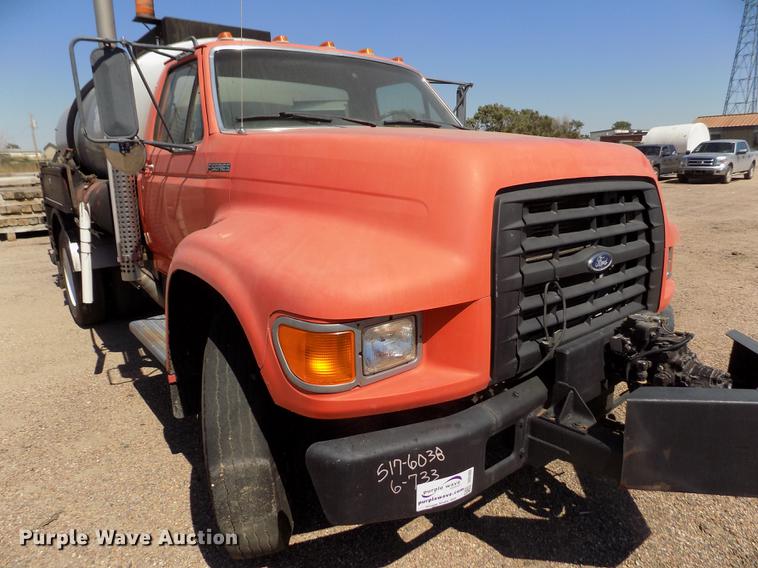 image for item DD5902 1998 Ford F700 oil distribution truck