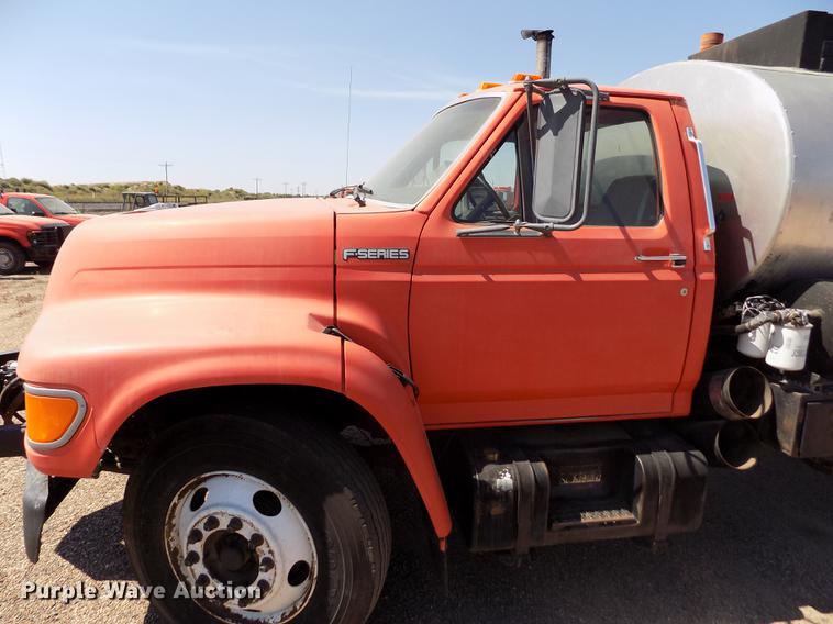 image for item DD5902 1998 Ford F700 oil distribution truck