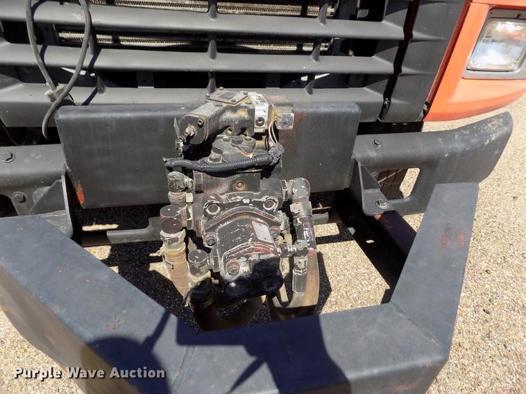 image for item DD5902 1998 Ford F700 oil distribution truck