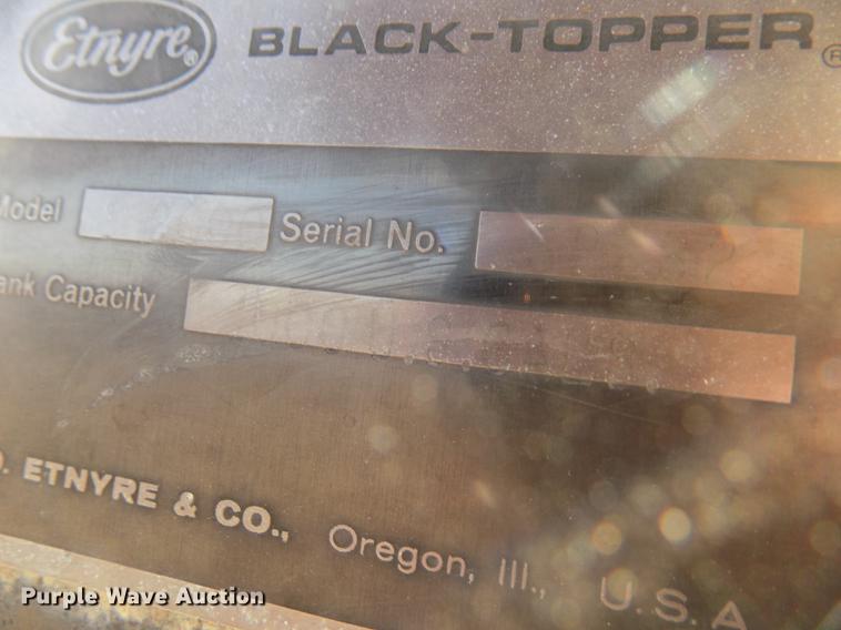 image for item DD5902 1998 Ford F700 oil distribution truck