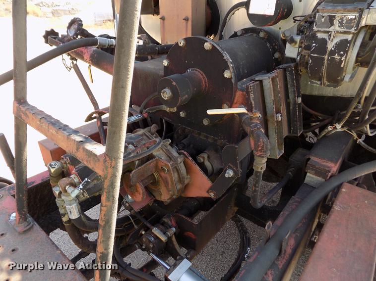 image for item DD5902 1998 Ford F700 oil distribution truck