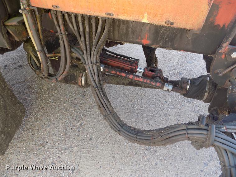 image for item DD5902 1998 Ford F700 oil distribution truck