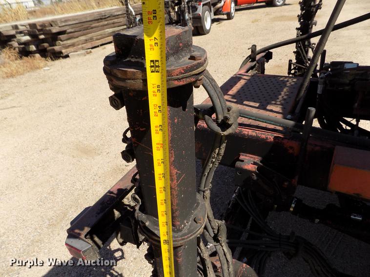 image for item DD5902 1998 Ford F700 oil distribution truck