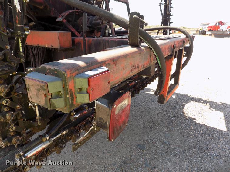 image for item DD5902 1998 Ford F700 oil distribution truck