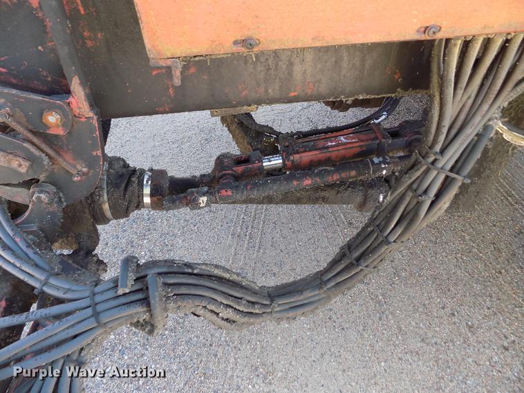 image for item DD5902 1998 Ford F700 oil distribution truck