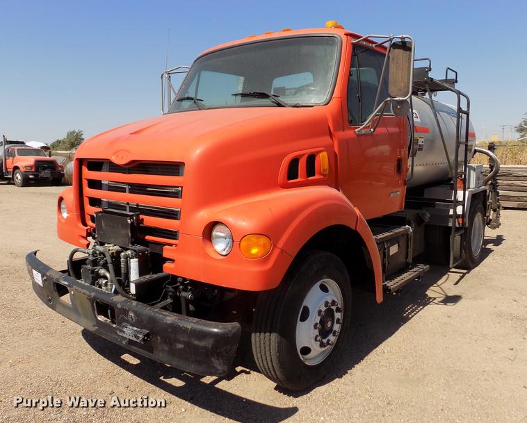 image for item DD5903 2000 Sterling L7500 oil distribution truck