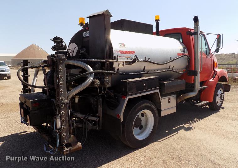 image for item DD5903 2000 Sterling L7500 oil distribution truck