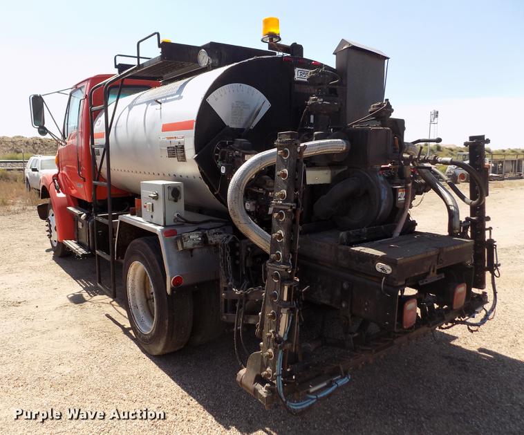 image for item DD5903 2000 Sterling L7500 oil distribution truck