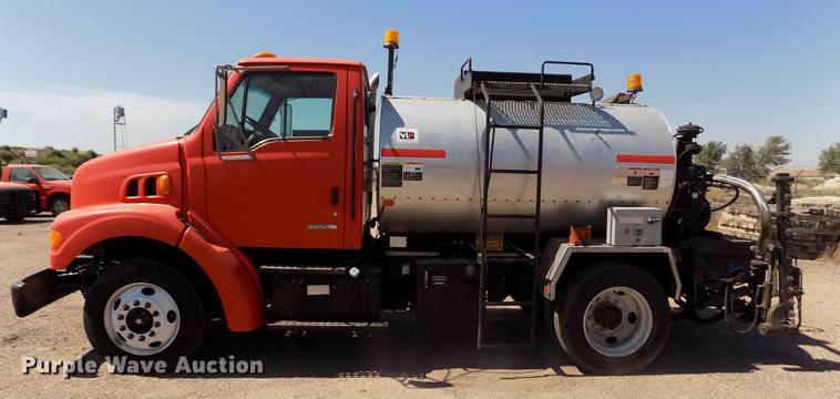 image for item DD5903 2000 Sterling L7500 oil distribution truck