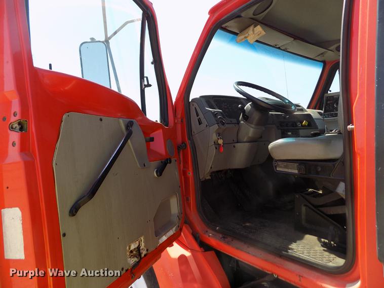 image for item DD5903 2000 Sterling L7500 oil distribution truck