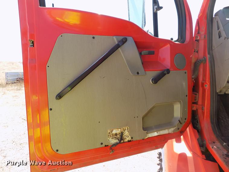 image for item DD5903 2000 Sterling L7500 oil distribution truck