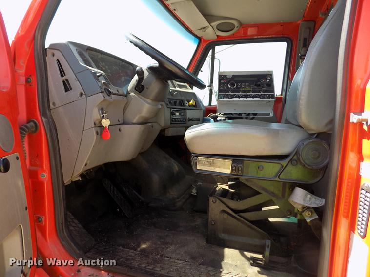 image for item DD5903 2000 Sterling L7500 oil distribution truck