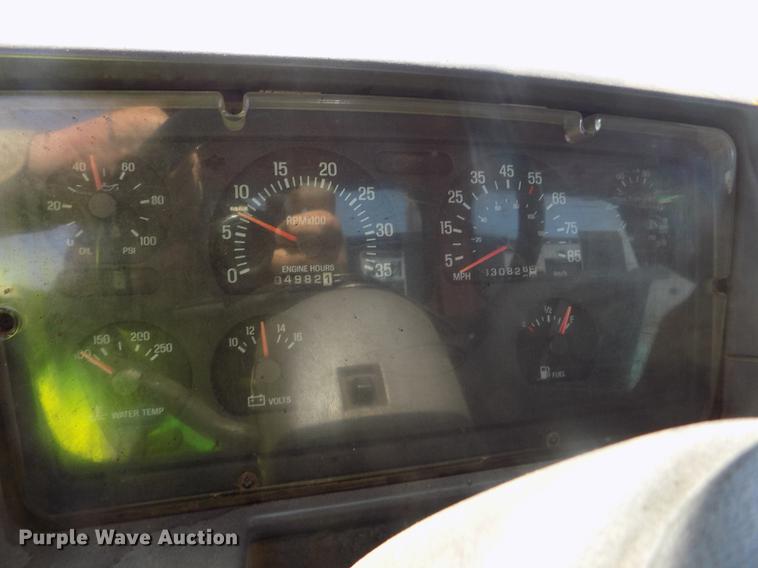 image for item DD5903 2000 Sterling L7500 oil distribution truck