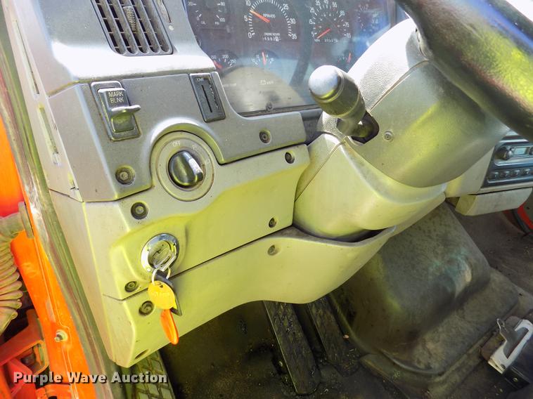 image for item DD5903 2000 Sterling L7500 oil distribution truck