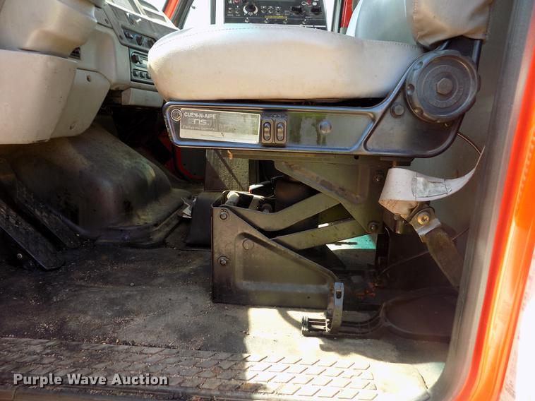 image for item DD5903 2000 Sterling L7500 oil distribution truck